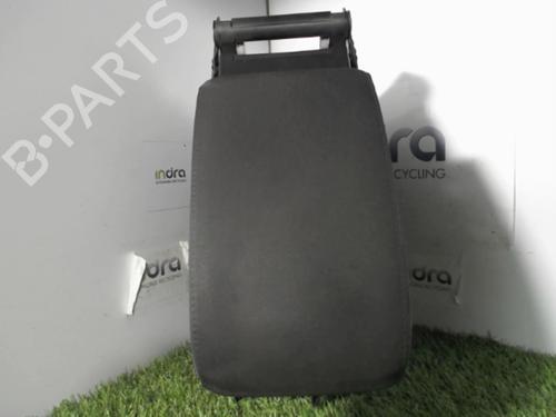 Used Armrest / Center console Armrest / Center console VW GOLF VI (5K1) 1.6 TDI (105 hp) 21852294 21852294