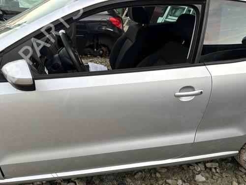 Used Left front door VW POLO V (6R1, 6C1) 1.4 TDI (75 hp) 21597023