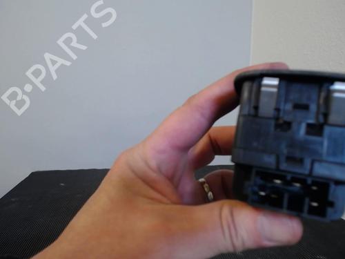 Used Left front window switch Left front window switch PEUGEOT 306 Hatchback (7A, 7C, N3, N5) 1.9 D (69 hp) 20878528 20878528