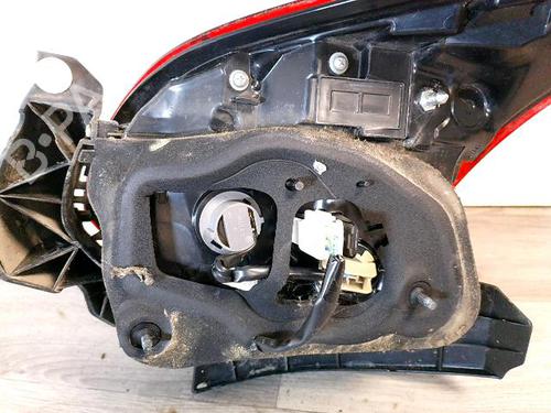 Used Right taillight Right taillight TOYOTA YARIS (_P13_) 1.5 Hybrid (NHP130_, NHP130) (101 hp) 33635092 33635092