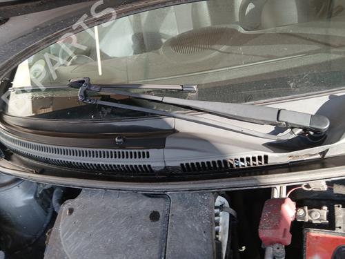 Used Front windshield wiper arm TOYOTA AYGO (_B1_) 1.0 (KGB10_, KGB10R) (68 hp) 32065061