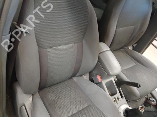 Used Right front seat TOYOTA RAV 4 II (_A2_) 2.0 D 4WD (CLA20_, CLA21_, CLA20R, CLA21R) (116 hp) 30109441