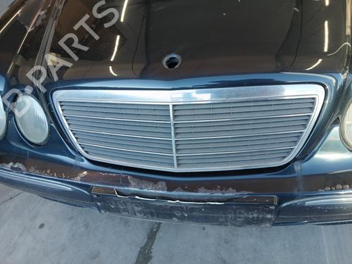 Calandre MERCEDES-BENZ E-CLASS T-Model (S210) E 270 T CDI (210.216) (170 hp) 31907652