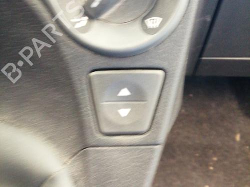 Used Right front window switch FIAT PANDA (169_) 1.2 (169.AXB11, 169.AXB1A) (60 hp) 27217361