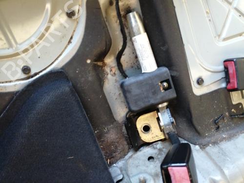 Sikkerhetsbelte-spenne MERCEDES-BENZ C-CLASS (W203) C 220 CDI (203.006) 2038600769