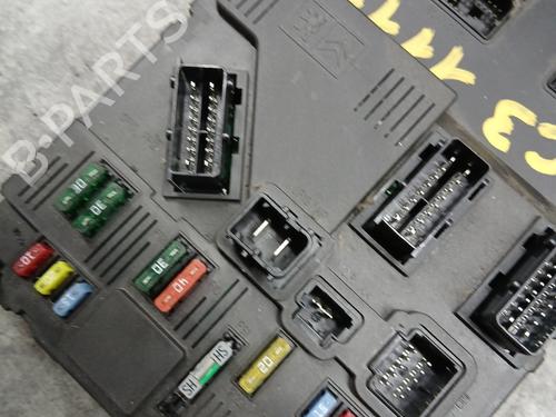 Used Fuse box Fuse box CITROËN C3 I (FC_, FN_) 1.4 16V (88 hp) 31853572 31853572