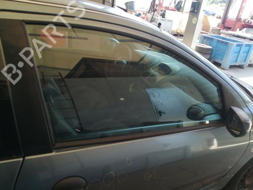 Used Front right door window PEUGEOT 206 Hatchback (2A/C) 1.4 i (75 hp) 27586164