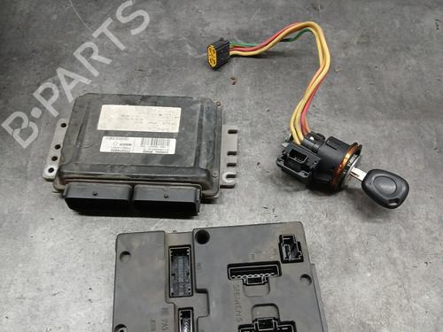 Used Electronic module RENAULT MEGANE I Classic (LA0/1_) 1.4 16V (LA0D, LA1H, lA0W, LA10) (95 hp) 30752073