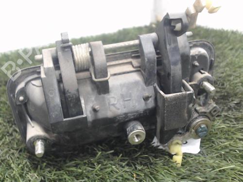 Høyre foran utvendig håndtak OPEL FRONTERA B (U99) 2.2 i (6B_ZC, 6B_VF, 6B_66, 6B_76) (136 hp) 20886359
