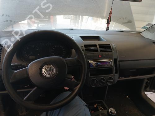 Tableau de bord VW POLO (9N_, 9A_) 1.4 TDI (75 hp) 28071389