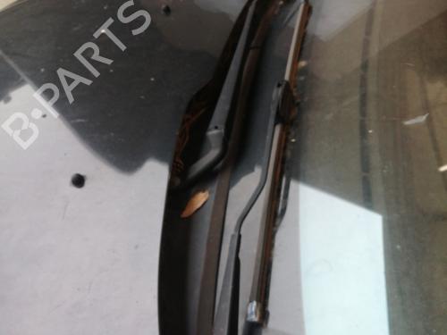 Used Front windshield wiper arm PEUGEOT 206 Hatchback (2A/C) 2.0 HDI 90 (90 hp) 26504392