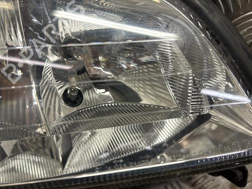 Right headlight OPEL ZAFIRA A MPV (T98) 2.2 DTI 16V (F75) | BP20882724C29 