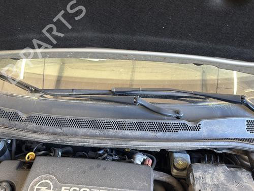 Used Front wiper motor OPEL CORSA E (X15) 1.3 CDTI (08, 68) (75 hp) 31279557