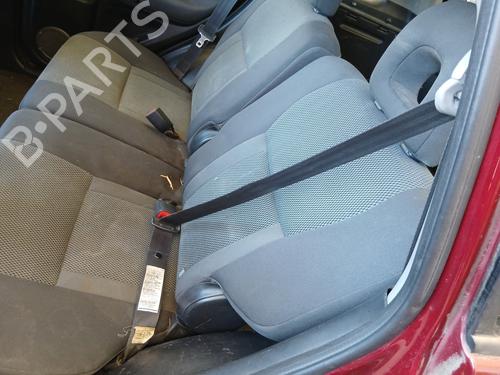Venstre bak beltestrammer TOYOTA RAV 4 II (_A2_) 2.0 D 4WD (CLA20_, CLA21_, CLA20R, CLA21R) (116 hp) 28472836