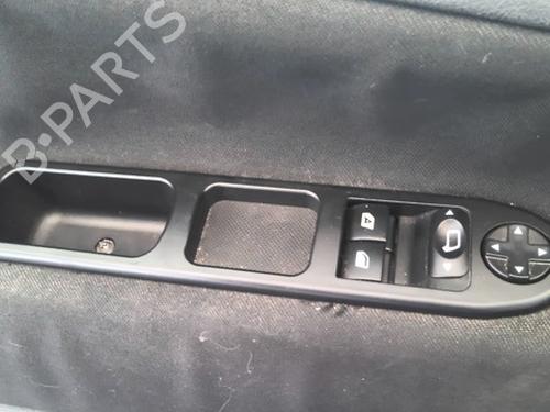 Used Left front window switch Left front window switch PEUGEOT 207 (WA_, WC_) 1.4 HDi (68 hp) 40437380 40437380