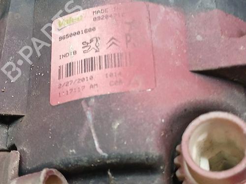 Used Right front fog light Right front fog light 36944480 36944480