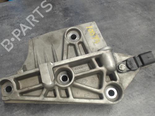 Used Engine mount RENAULT CLIO III (BR0/1, CR0/1) 1.5 dCi (BR17, CR17) (86 hp) 20880133