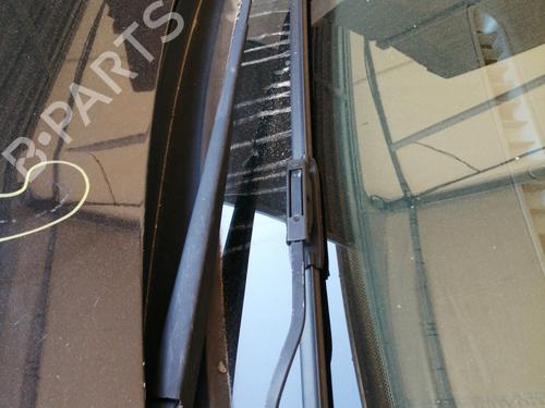 Front windshield wiper arm RENAULT CLIO III (BR0/1, CR0/1) 1.2 16V (BR0P, CR0P) | BP24402703C143 