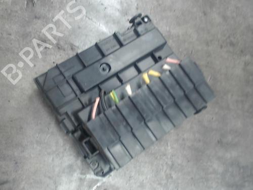 Used Fuse box Fuse box 39600999 39600999