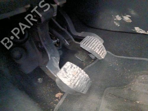 Used Clutch pedal PEUGEOT 208 I (CA_, CC_) 1.2 VTI 82 (82 hp) 28622000