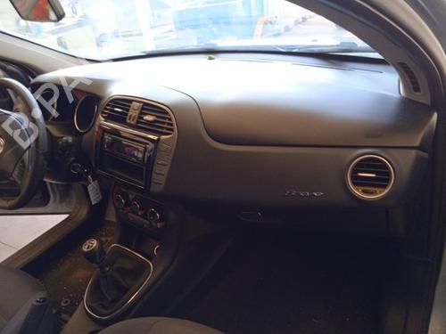 Used Dashboard FIAT BRAVO II (198_) 1.9 D Multijet (198AXB1A) (120 hp) 21279281
