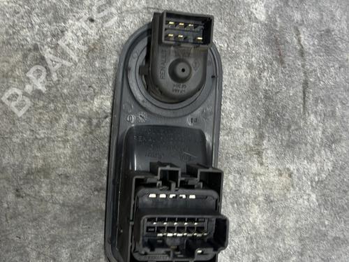 Used Left front window switch Left front window switch OPEL VIVARO A Van (X83) 1.9 DTI (F7) (101 hp) 33738461 33738461