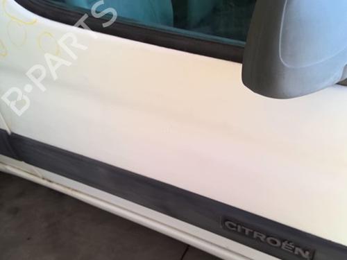 Used Right front door Right front door 38737856 38737856