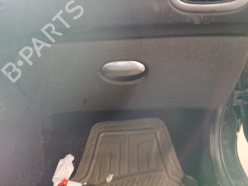 Hanskerom PEUGEOT 206 SW (2E/K) 1.4 HDi (68 hp) 31642106