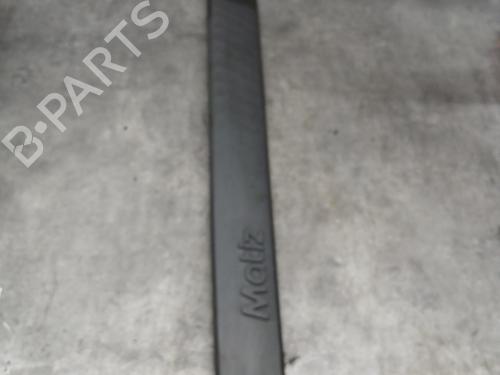 Używane Listwa drzwi CHEVROLET MATIZ (M200, M250) 0.8 (52 hp) 30853645