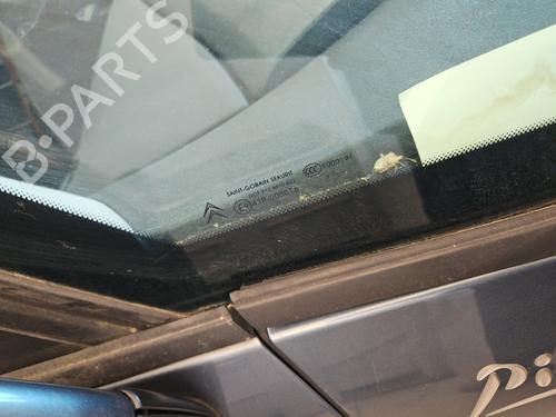 front-right-quarter-glass-citroen-c4-picasso-i-mpv-ud_-2006-2007-2008-2009-2010-2011-2012-2013-2014-2015-34215970 main image