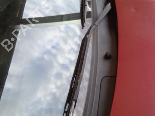 Used Front windshield wiper arm RENAULT KANGOO (KC0/1_) 1.5 dCi (KC08, KC09) (82 hp) 21280067