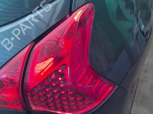Used Right taillight Right taillight PEUGEOT 3008 I MPV (0U_) 2.0 HDi 150 / BlueHDi 150 (150 hp) 40437297 40437297