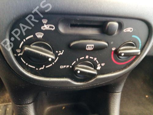 Climate control PEUGEOT 206 Hatchback (2A/C) 1.4 i | BP27586180I5 