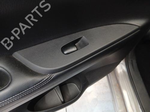 Used Left rear window switch Left rear window switch NISSAN PULSAR Hatchback (C13) 1.2 DIG-T (115 hp) 33172399 33172399