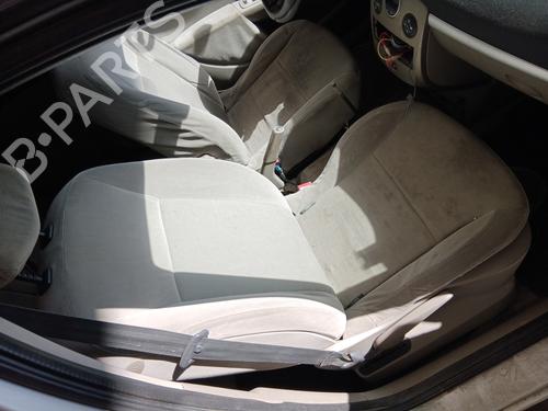 Used Right front seat RENAULT CLIO III (BR0/1, CR0/1) 1.5 dCi (BR17, CR17) (86 hp) 33047871