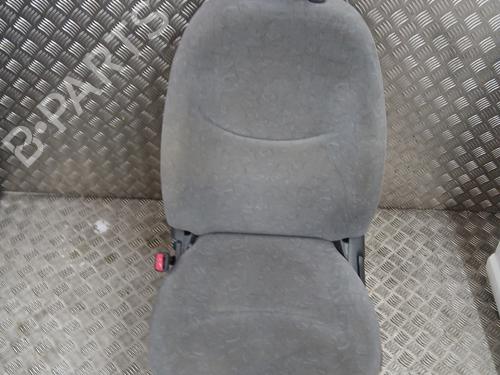 Sæde venstre fortil TOYOTA YARIS (_P1_) 1.0 (SCP10_, SCP10R) (68 hp) 32475899