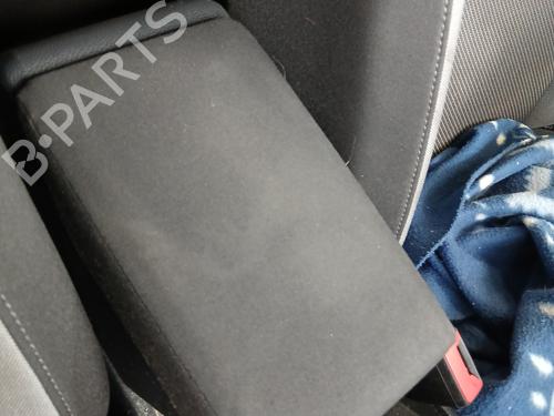Used Armrest / Center console SEAT IBIZA V (KJ1, KJG) 1.6 TDI (95 hp) 32164032