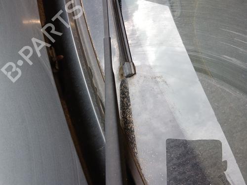 Used Front windshield wiper arm Front windshield wiper arm DACIA SANDERO 1.4 (BS0C, BS0A, BS0G, BS1F, BS0E) (75 hp) 32864383 32864383