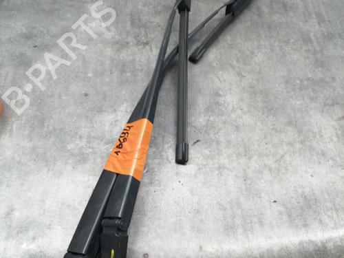 front-windshield-wiper-arm-toyota-auris-_e18_-2012-2013-2014-2015-2016-2017-2018-2019-25919930 main image