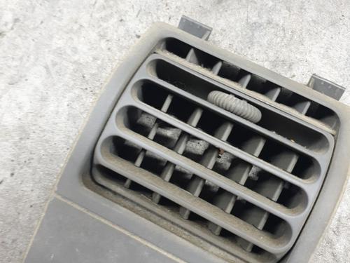 Luftventilen Luftventilen PEUGEOT 205 II (20A/C) 1.0 (45 hp) 36515744 36515744