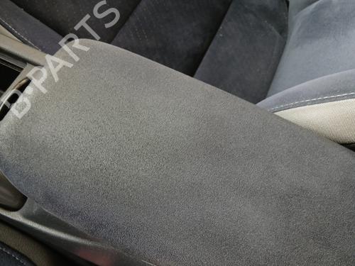 Armrest / Center console HONDA CIVIC VIII Hatchback (FN, FK) 2.2 CTDi (FK3) | BP30299132I20 