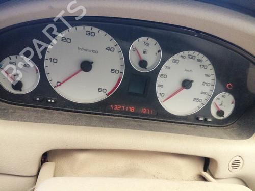 Used Instrument cluster PEUGEOT 607 (9D, 9U) 2.2 HDi (133 hp) 26885564