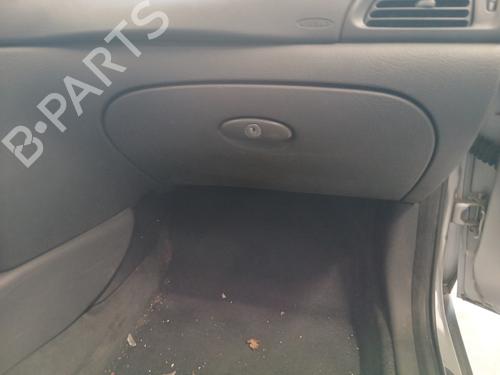 Used Glove box Glove box CITROËN C5 I (DC_) 1.8 16V (DC6FZB, DC6FZE) (115 hp) 32759633 32759633