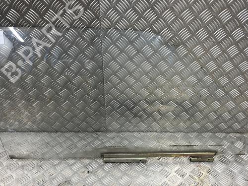 Used Front right door window Front right door window 22689838 22689838