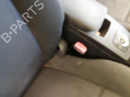 Used Seat buckle RENAULT SCÉNIC III (JZ0/1_) 1.9 dCi (JZ0J, JZ1J, JZ1K, JZ1S) (131 hp) 25741184