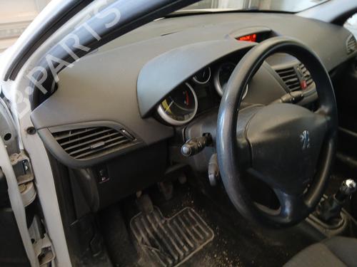 Tableau de bord PEUGEOT 207 (WA_, WC_) 1.4 HDi (68 hp) 30080580