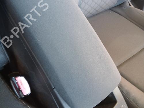 Used Armrest / Center console Armrest / Center console RENAULT SCÉNIC III (JZ0/1_) 1.5 dCi (110 hp) 33047898 33047898