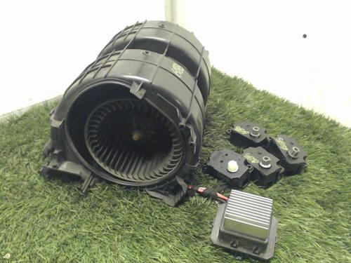 Used Heater blower motor RENAULT SCÉNIC III (JZ0/1_) 1.5 dCi (106 hp) 20885034