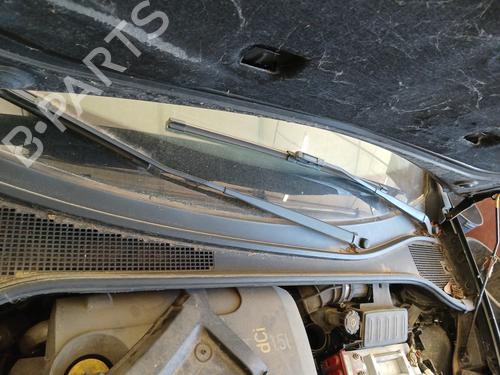 Used Front windshield wiper arm RENAULT CLIO III (BR0/1, CR0/1) 1.5 dCi (BR17, CR17) (86 hp) 29307294