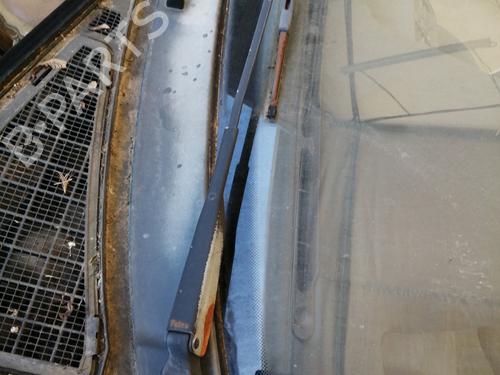 Used Front wiper motor RENAULT CLIO I (B/C57_, 5/357_) 1.4 (B/C57T, B/C57Y) (79 hp) 27817579